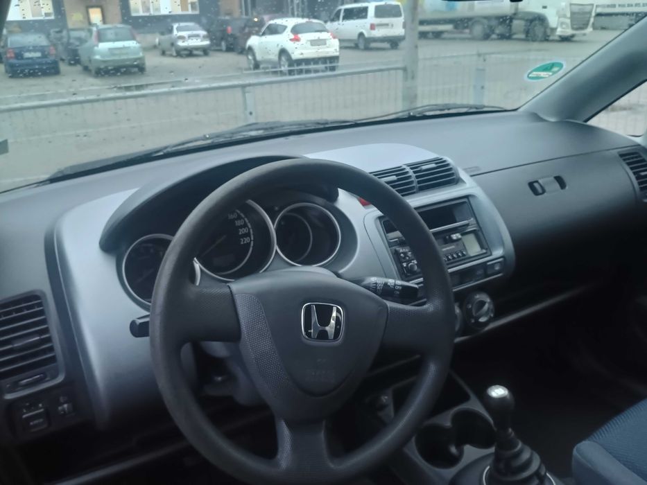 Хонда Джаз автомобіль 2004