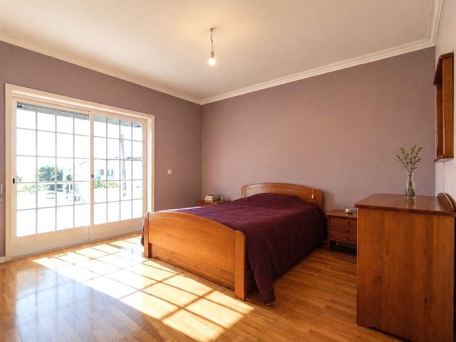 Moradia de 4 Frentes em Francelos | 330 m² | Garagem 4 Carros | Junto à praia