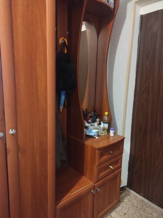 Шафа для прихожої