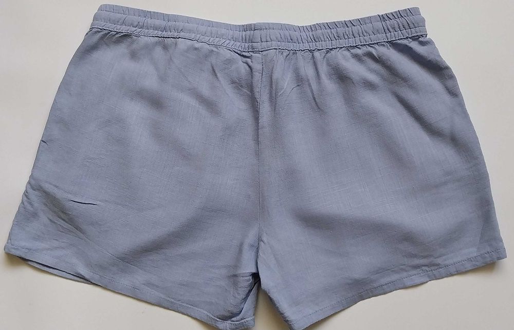 Szorty krótkie spodenki z wiskozy i lnu błękitne 38 H&M