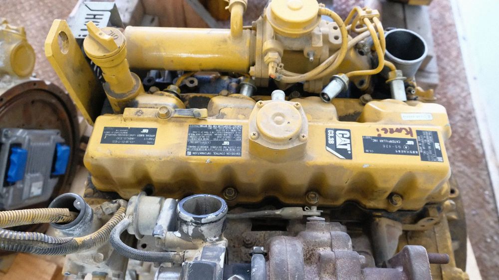Wałek rozrządu silnik caterpillar c3.3 B CDI-T-ET03 kubota V3307
