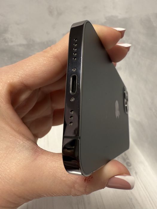 Продаю телефон 12 pro на 128 Gb.
