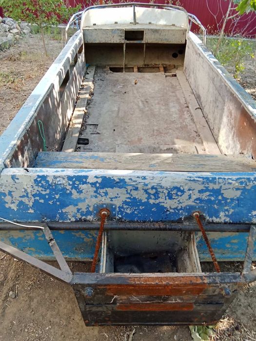 Продам човен казанка 5м