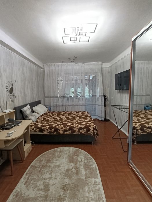 Продам 2-х комнатной на среднем этаже - View 3