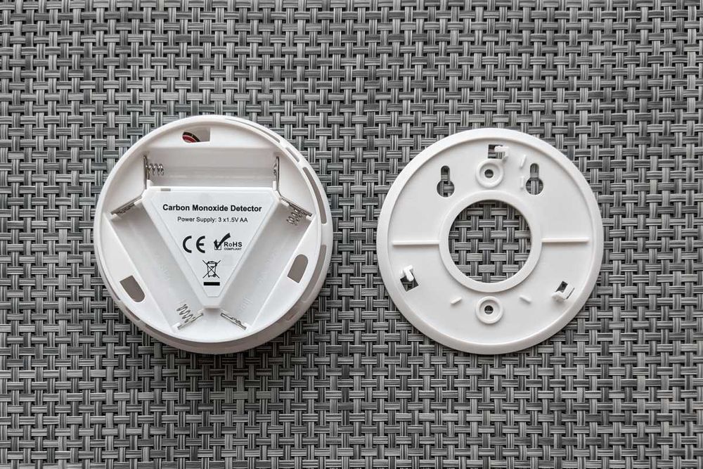 Датчик чадного газу детектор угарного газа. БАТАРЕЙКИ В ПОДАРУНОК