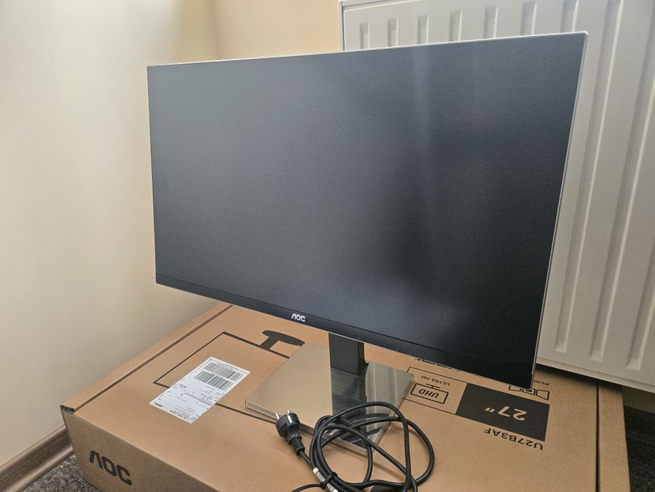 Monitor AOC 4k 27" 777PQU
