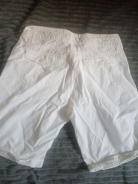 Białe bawełniane damskie spodenki 40