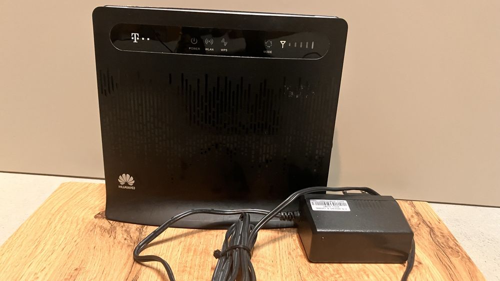 Huawei B593s-12 LTE router 4G, na karte SIM – stan idealny + zasilacz