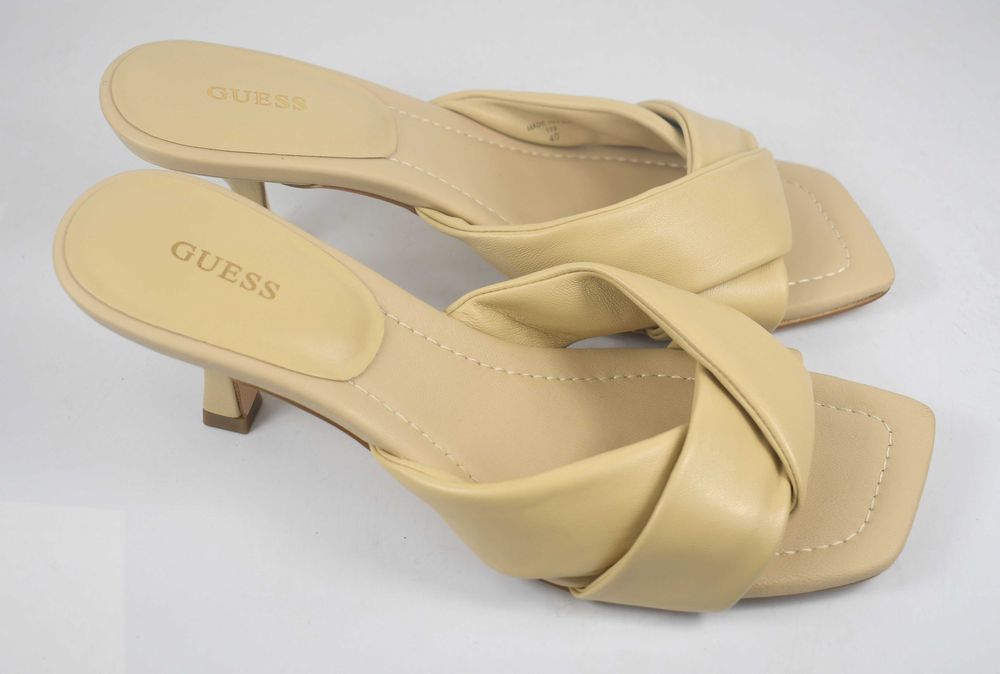 Skórzane klapki Guess roz. 40