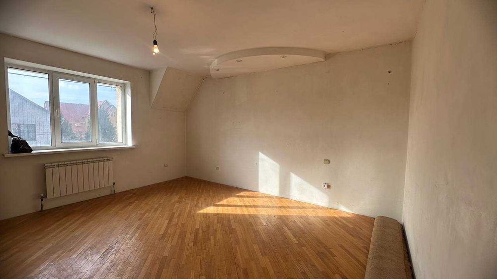 Продам Будинок в районы ж/м Тополь, с. Дослідне.