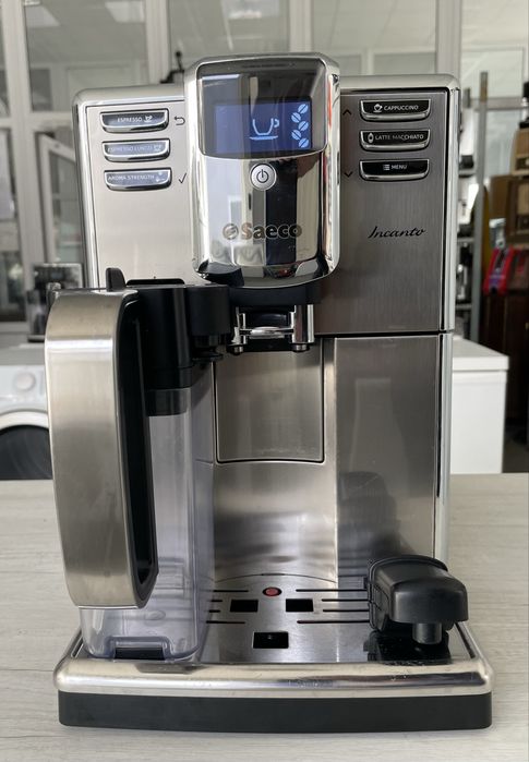 Кофемашина Saeco Incanto из Германии обслужена гарантия новый молочник