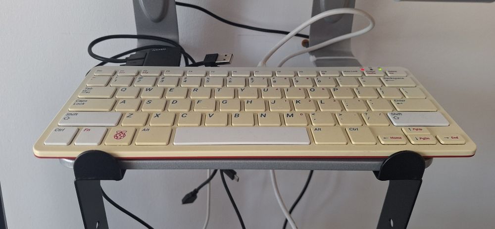 Computador Raspbery PI 400 4GB RAM