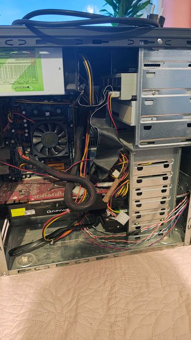 Komputer stacjonarny AMD Athlon X2 / 8 GB RAM / GTX 260 / Windows 10
