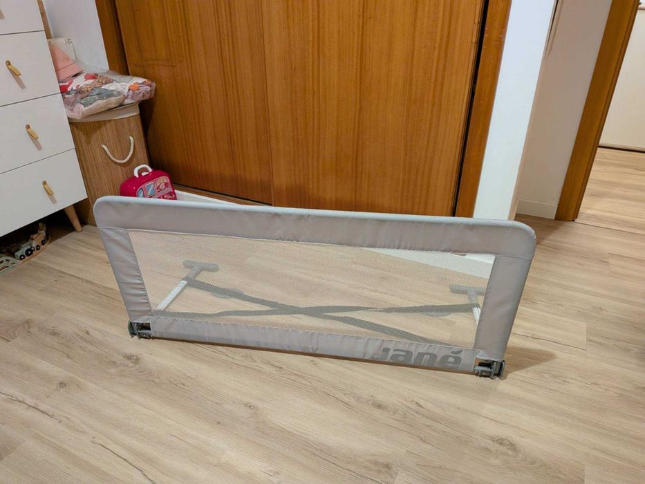 Barreira de cama para bebé