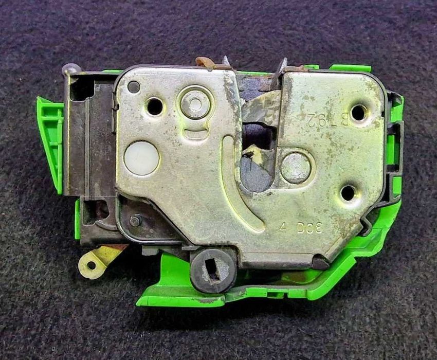 Fechadura / Fecho Porta Frente Direito 50509153 - ALFA ROMEO MITO