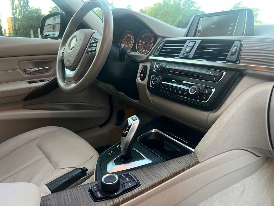 BMW F 30 Офіційний автомобіль