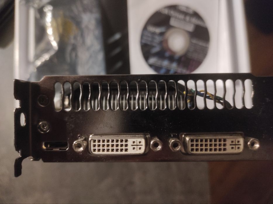 Відеокарта ASUS GTX560 у відмінному стані, робоча на 100%