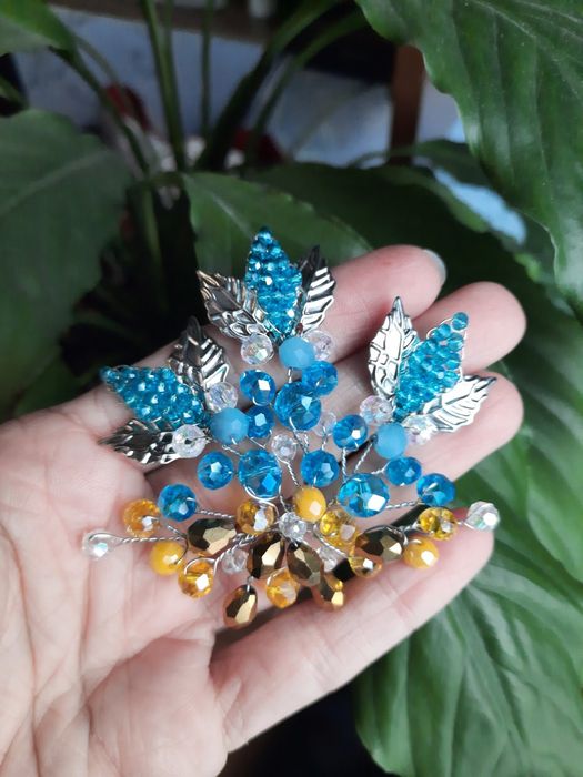 Брошка, украшение в волосы.