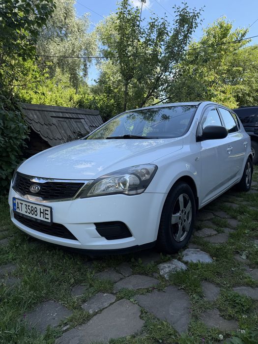 Kia ceed хечбек дизель 1.6