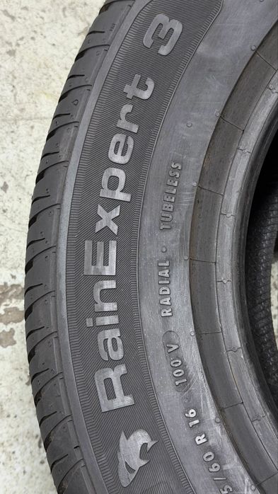 Pneus 235/60r16 Uniroyal RainExpert 3 com 100% de piso