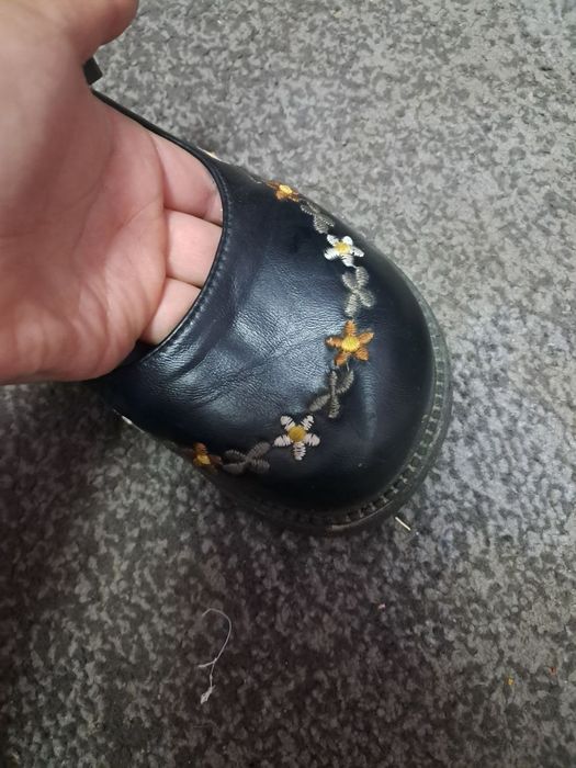 продам дитячі туфельки