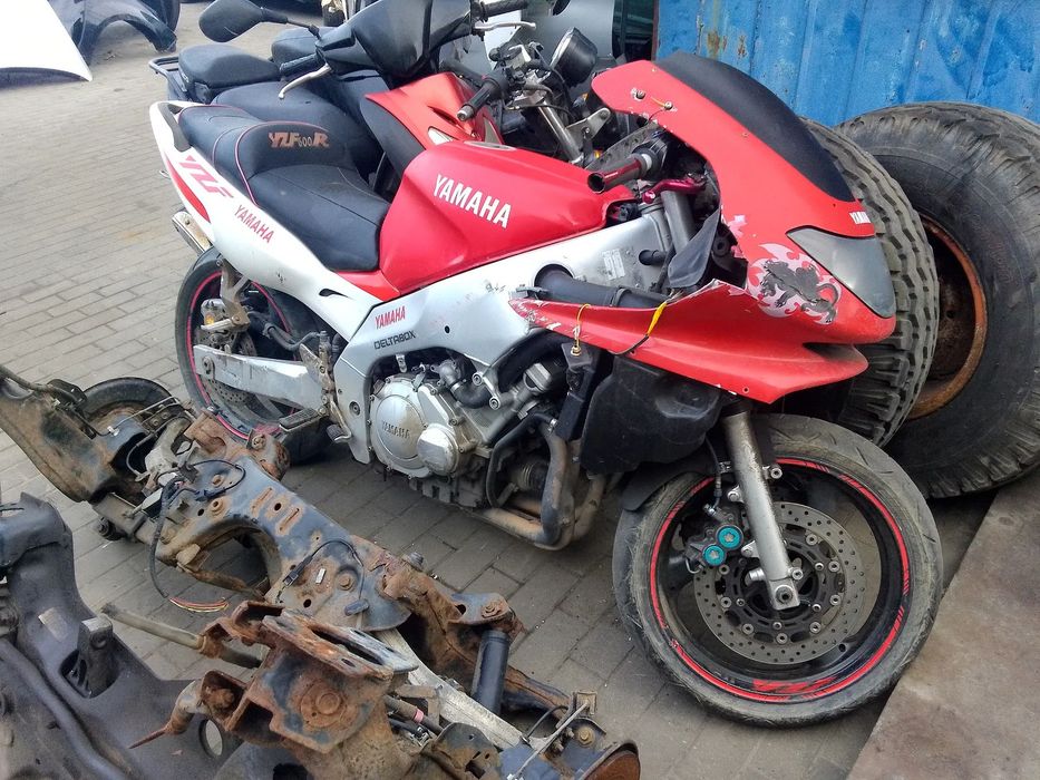 YAMAHA YZF 600 R ( ZATARTY SILNIK ) - CZĘŚCI !!!