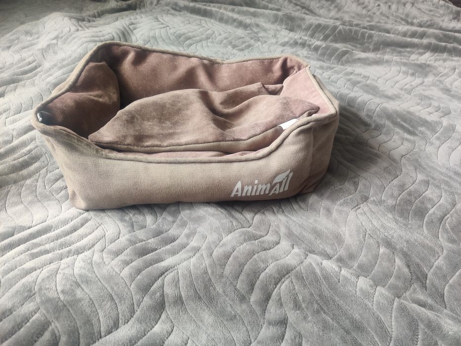 Лежанка для котів