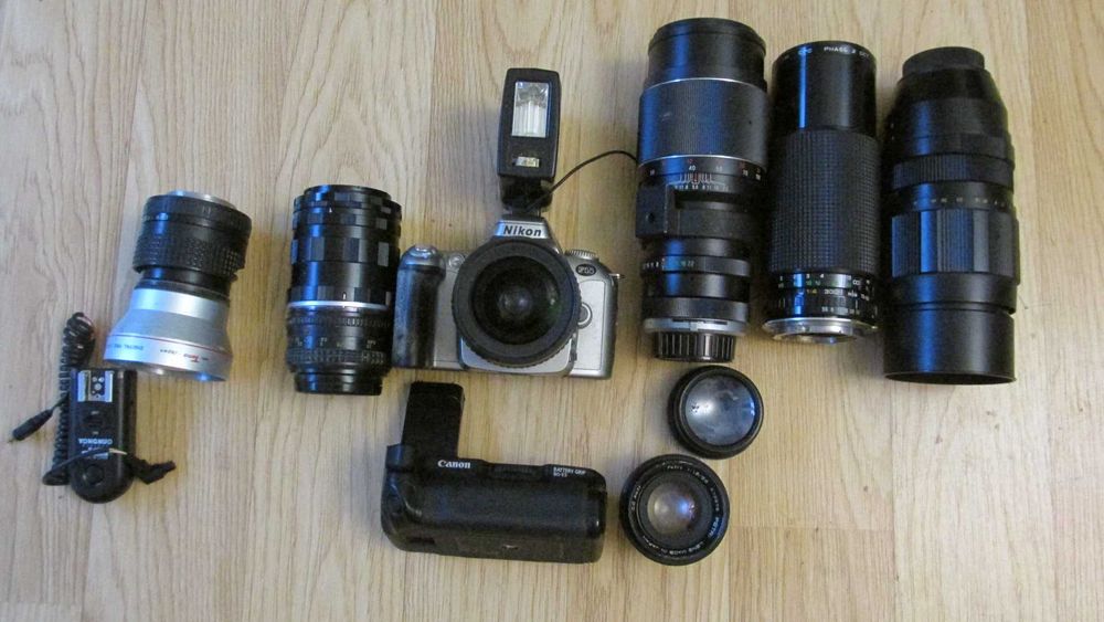 Aparat Nikon F55 + 7 obiektywów dla kolekcjonera