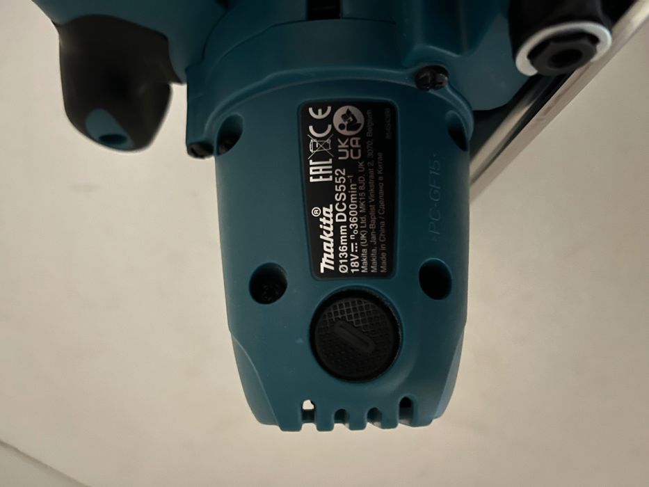 MAKITA Przecinarka piła do metalu akumulatorowa 18V 136x20 mm DCS552Z