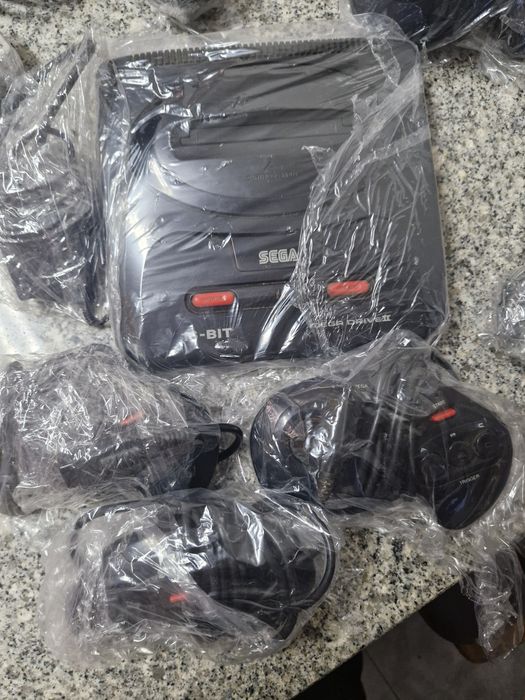 Várias consolas vintage