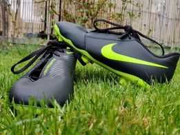 Nike phantom korki to trawy sztucznej i żywej