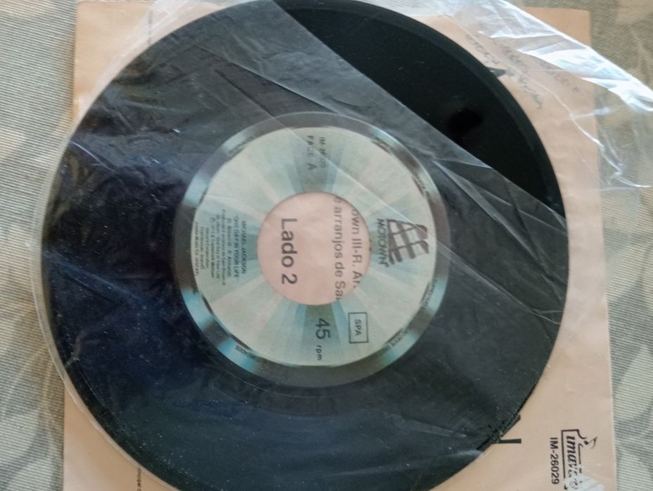 Vinil singles do Michael JacksonOne day on your life e take me back