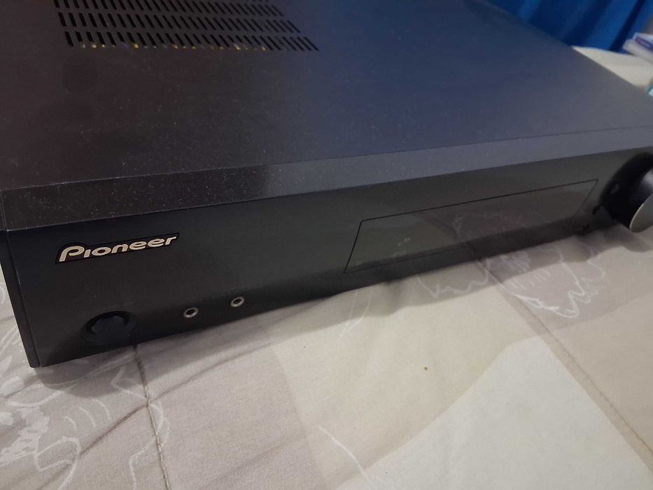 Amplificadoe Av pioneer avariado toca baixo saida avariada sem comando