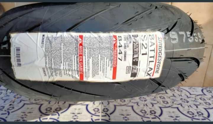 Conjunto Pneus Bridgestone Battlax Hypersport S21