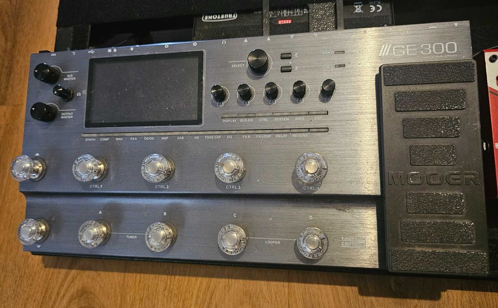 Pedaleira Mooer GE300