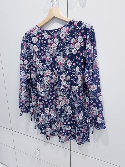 Damska kwiecista bluzeczka w dużym rozmiarze