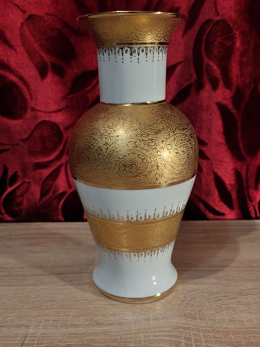 Piękny porcelanowy wazon
