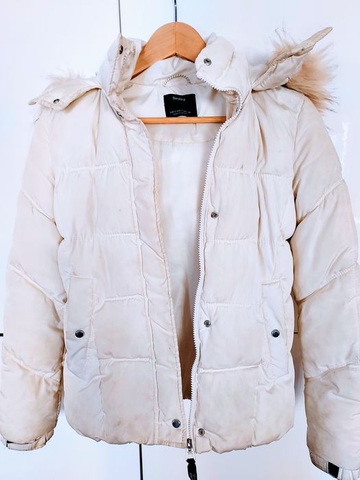 Blusão Bershka branco, com capuz, S
