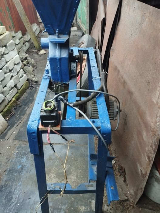 Зернодробилка 1.5киловатт, 380вольт, 4100об/мин