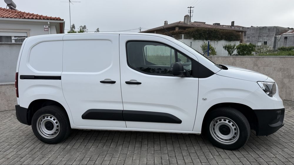 Opel Combo 1.5 CDTI -L1H1-102 CV-3 Lug
