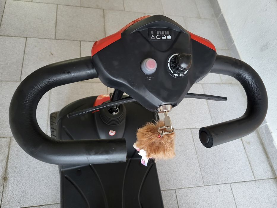 Scooter de Mobilidade Invacare Colibri – Versão Longa Autonomia