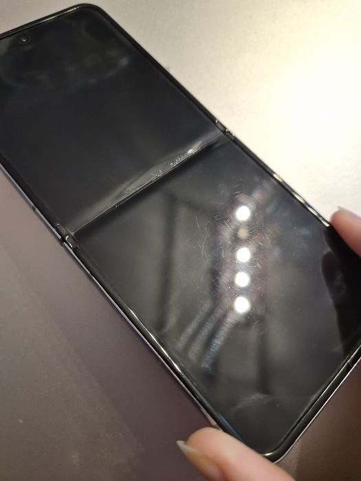 Samsung Galaxy Z Flip 4