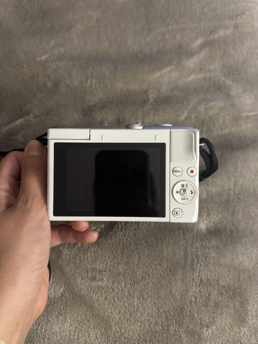Canon m200 branca