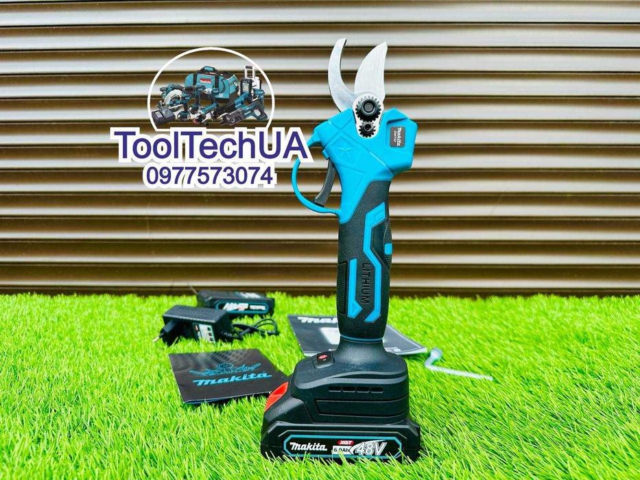 Акумуляторний Садовий Секатор Makita DMT50PRO 48V для обрізання гілок