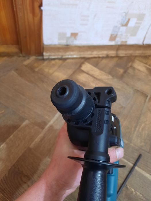 100% оригінал!!Перфоратор Makita HR 2450,780вт,2.7дж