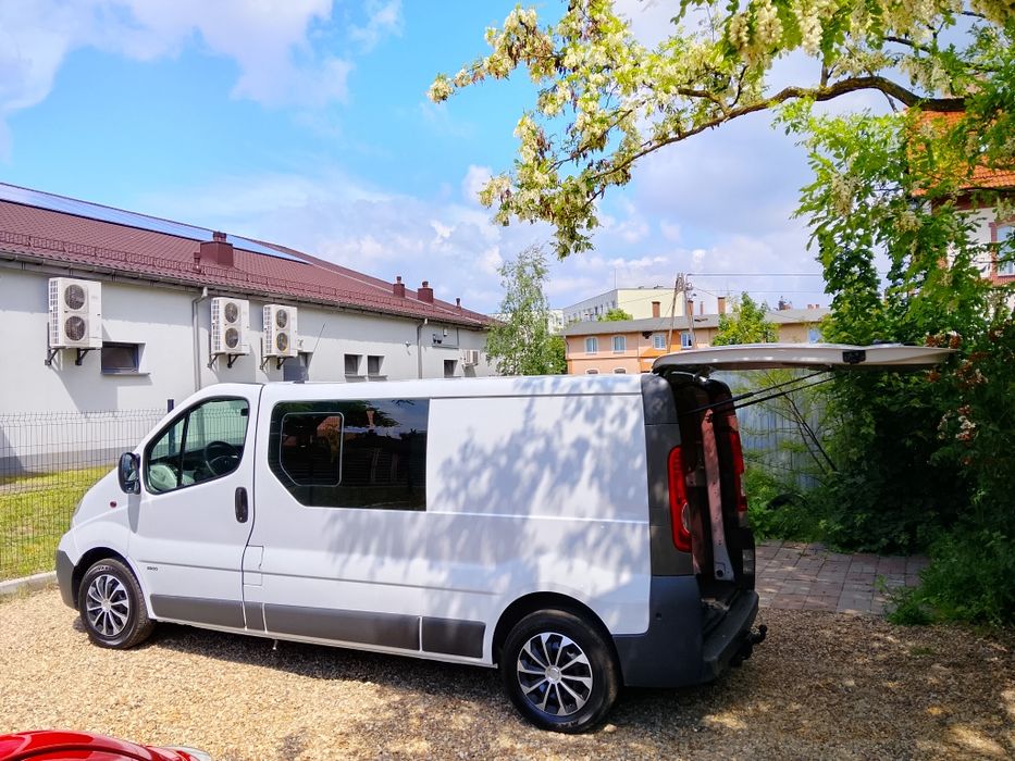 Opel vivaro long,hak, navi kamera klima 6 miejsc 2.0 diesel 115 koni