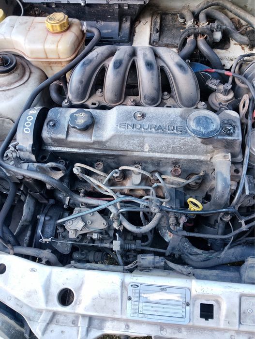 Ford courier 1.8td vendo ou troco