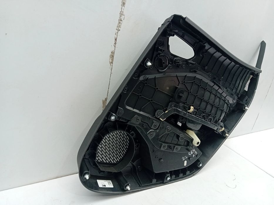 Forra porta / quartela trás esquerda RENAULT Clio V (BF_)
