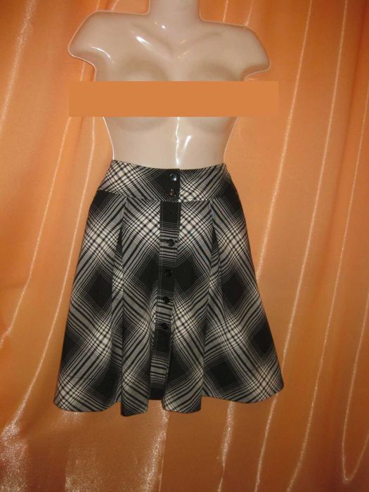 38 H&M модна об'ємна спідниця в клітинку з глибокими карманами юбка