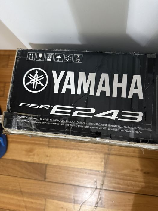 Teclado Yamaha e243